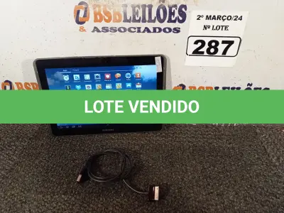 LOTE 287 - 01 TABLET SAMSUNG TAB2 TELA 10.1” COM CABO. (NO ESTADO) ATENÇÃO! FAZER A VISITAÇÃO ANTES DE ARREMATAR, NÃO SABEMOS SE FUNCIONA. LEILÃO NÃO TEM GARANTIA E NEM DEVOLUÇÃO, SUJEITO A POSSÍVEIS AVARIAS VISÍVEIS/OCULTAS E/OU AUSÊNCIA DE COMPONENTES.