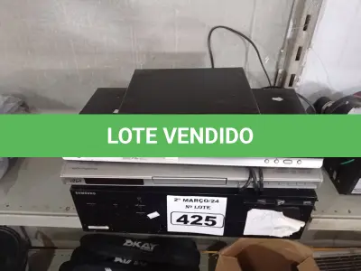 LOTE 425 - 01 RECEIVER E 03 APARELHOS DE DVD MARCAS E MODELOS DIVERSOS. (NO ESTADO) ATENÇÃO! FAZER A VISITAÇÃO ANTES DE ARREMATAR, NÃO SABEMOS SE FUNCIONA. LEILÃO NÃO TEM GARANTIA E NEM DEVOLUÇÃO, SUJEITO A POSSÍVEIS AVARIAS VISÍVEIS/OCULTAS E/OU AUSÊNCIA DE COMPONENTES.
