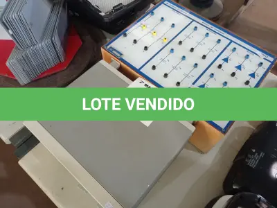 LOTE 319 - 01 MODULO DE COMUTAÇÃO E 01 OSCILOSCÓPIO. (NO ESTADO) ATENÇÃO! FAZER A VISITAÇÃO ANTES DE ARREMATAR, NÃO SABEMOS SE FUNCIONA. LEILÃO NÃO TEM GARANTIA E NEM DEVOLUÇÃO, SUJEITO A POSSÍVEIS AVARIAS VISÍVEIS/OCULTAS E/OU AUSÊNCIA DE COMPONENTES.