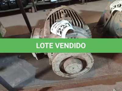 LOTE 237 - 01 MOTOR ELÉTRICO. (NO ESTADO) ATENÇÃO! FAZER A VISITAÇÃO ANTES DE ARREMATAR, NÃO SABEMOS SE FUNCIONA. LEILÃO NÃO TEM GARANTIA E NEM DEVOLUÇÃO, SUJEITO A POSSÍVEIS AVARIAS VISÍVEIS/OCULTAS E/OU AUSÊNCIA DE COMPONENTES.