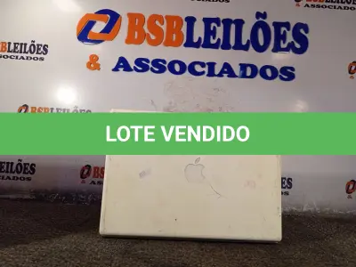 LOTE 099 - 01 MACBOOK PARA RETIRADA DE PEÇAS. (NO ESTADO) ATENÇÃO! FAZER A VISITAÇÃO ANTES DE ARREMATAR, NÃO SABEMOS SE FUNCIONA. LEILÃO NÃO TEM GARANTIA E NEM DEVOLUÇÃO, SUJEITO A POSSÍVEIS AVARIAS VISÍVEIS/OCULTAS E/OU AUSÊNCIA DE COMPONENTES.