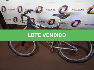 LOTE 522 - 01 BICICLETA COM QUADRO DE MOLA. (NO ESTADO) ATENÇÃO! FAZER A VISITAÇÃO ANTES DE ARREMATAR, NÃO SABEMOS SE FUNCIONA. LEILÃO NÃO TEM GARANTIA E NEM DEVOLUÇÃO, SUJEITO A POSSÍVEIS AVARIAS VISÍVEIS/OCULTAS E/OU AUSÊNCIA DE COMPONENTES.