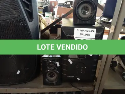 LOTE 204 - 01 SUBWOOFER E 05 CAIXINHAS DE SOM. (NO ESTADO) ATENÇÃO! FAZER A VISITAÇÃO ANTES DE ARREMATAR, NÃO SABEMOS SE FUNCIONA. LEILÃO NÃO TEM GARANTIA E NEM DEVOLUÇÃO, SUJEITO A POSSÍVEIS AVARIAS VISÍVEIS/OCULTAS E/OU AUSÊNCIA DE COMPONENTES.