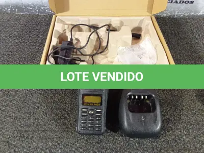 LOTE 023 - 01 RÁDIO COMUNICADOR. (NO ESTADO) ATENÇÃO! FAZER A VISITAÇÃO ANTES DE ARREMATAR, NÃO SABEMOS SE FUNCIONA. LEILÃO NÃO TEM GARANTIA E NEM DEVOLUÇÃO, SUJEITO A POSSÍVEIS AVARIAS VISÍVEIS/OCULTAS E/OU AUSÊNCIA DE COMPONENTES.