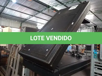 LOTE 223 - 01 MALETA. (NO ESTADO) ATENÇÃO! FAZER A VISITAÇÃO ANTES DE ARREMATAR, NÃO SABEMOS SE FUNCIONA. LEILÃO NÃO TEM GARANTIA E NEM DEVOLUÇÃO, SUJEITO A POSSÍVEIS AVARIAS VISÍVEIS/OCULTAS E/OU AUSÊNCIA DE COMPONENTES.