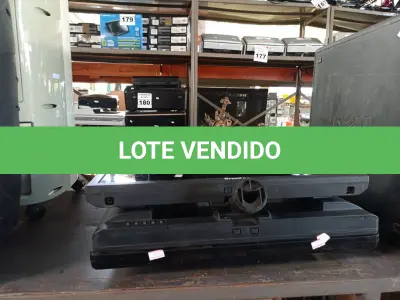 LOTE 231 - 07 MONITORES MARCAS E MODELOS DIVERSOS PARA RETIRADA DE PEÇAS. (NO ESTADO) ATENÇÃO! FAZER A VISITAÇÃO ANTES DE ARREMATAR, NÃO SABEMOS SE FUNCIONA. LEILÃO NÃO TEM GARANTIA E NEM DEVOLUÇÃO, SUJEITO A POSSÍVEIS AVARIAS VISÍVEIS/OCULTAS E/OU AUSÊNCIA DE COMPONENTES.