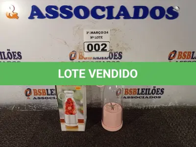 LOTE 002 - 01 LIQUIDIFICADOR PORTÁTIL. (NO ESTADO) ATENÇÃO! FAZER A VISITAÇÃO ANTES DE ARREMATAR, NÃO SABEMOS SE FUNCIONA. LEILÃO NÃO TEM GARANTIA E NEM DEVOLUÇÃO, SUJEITO A POSSÍVEIS AVARIAS VISÍVEIS/OCULTAS E/OU AUSÊNCIA DE COMPONENTES.
