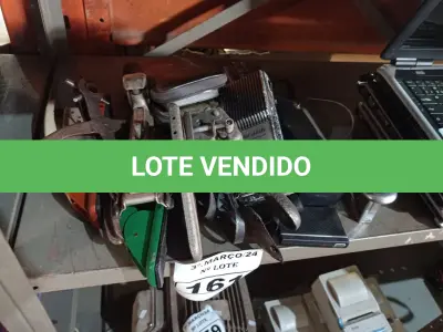 LOTE 161 - 01 LOTE COM GRAMPEADORES E PERIFÉRICOS DIVERSOS. (NO ESTADO) ATENÇÃO! FAZER A VISITAÇÃO ANTES DE ARREMATAR, NÃO SABEMOS SE FUNCIONA. LEILÃO NÃO TEM GARANTIA E NEM DEVOLUÇÃO, SUJEITO A POSSÍVEIS AVARIAS VISÍVEIS/OCULTAS E/OU AUSÊNCIA DE COMPONENTES.