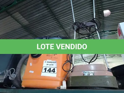 LOTE 144 - 02 ASPIRADORES DE PÓ E 01 ENCERADEIRA MARCAS E MODELOS DIVERSOS. (NO ESTADO) ATENÇÃO! FAZER A VISITAÇÃO ANTES DE ARREMATAR, NÃO SABEMOS SE FUNCIONA. LEILÃO NÃO TEM GARANTIA E NEM DEVOLUÇÃO, SUJEITO A POSSÍVEIS AVARIAS VISÍVEIS/OCULTAS E/OU AUSÊNCIA DE COMPONENTES.