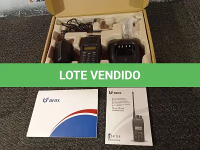 LOTE 013 - 01 RÁDIO COMUNICADOR. (NO ESTADO) ATENÇÃO! FAZER A VISITAÇÃO ANTES DE ARREMATAR, NÃO SABEMOS SE FUNCIONA. LEILÃO NÃO TEM GARANTIA E NEM DEVOLUÇÃO, SUJEITO A POSSÍVEIS AVARIAS VISÍVEIS/OCULTAS E/OU AUSÊNCIA DE COMPONENTES.