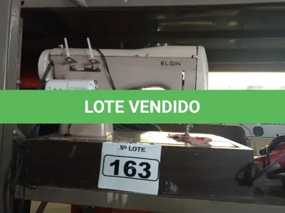 LOTE 163 - 01 MÁQUINA DE COSTURA MARCA ELGIN. (NO ESTADO) ATENÇÃO! FAZER A VISITAÇÃO ANTES DE ARREMATAR, NÃO SABEMOS SE FUNCIONA. LEILÃO NÃO TEM GARANTIA E NEM DEVOLUÇÃO, SUJEITO A POSSÍVEIS AVARIAS VISÍVEIS/OCULTAS E/OU AUSÊNCIA DE COMPONENTES.