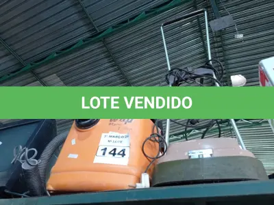 LOTE 144 - 02 ASPIRADORES DE PÓ E 01 ENCERADEIRA MARCAS E MODELOS DIVERSOS. (NO ESTADO) ATENÇÃO! FAZER A VISITAÇÃO ANTES DE ARREMATAR, NÃO SABEMOS SE FUNCIONA. LEILÃO NÃO TEM GARANTIA E NEM DEVOLUÇÃO, SUJEITO A POSSÍVEIS AVARIAS VISÍVEIS/OCULTAS E/OU AUSÊNCIA DE COMPONENTES.