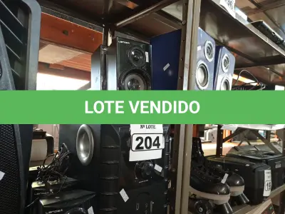 LOTE 204 - 01 SUBWOOFER E 05 CAIXINHAS DE SOM. (NO ESTADO) ATENÇÃO! FAZER A VISITAÇÃO ANTES DE ARREMATAR, NÃO SABEMOS SE FUNCIONA. LEILÃO NÃO TEM GARANTIA E NEM DEVOLUÇÃO, SUJEITO A POSSÍVEIS AVARIAS VISÍVEIS/OCULTAS E/OU AUSÊNCIA DE COMPONENTES.