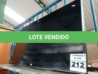 LOTE 212 - 01 PAINEL ELETRÔNICO MARCA SAMSUNG COM AVARIAS PARA RETIRADA DE PEÇAS. (NO ESTADO) ATENÇÃO! FAZER A VISITAÇÃO ANTES DE ARREMATAR, NÃO SABEMOS SE FUNCIONA. LEILÃO NÃO TEM GARANTIA E NEM DEVOLUÇÃO, SUJEITO A POSSÍVEIS AVARIAS VISÍVEIS/OCULTAS E/OU AUSÊNCIA DE COMPONENTES.