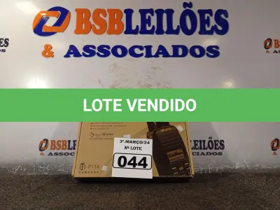 LOTE 044 - 01 RÁDIO COMUNICADOR. (NO ESTADO) ATENÇÃO! FAZER A VISITAÇÃO ANTES DE ARREMATAR, NÃO SABEMOS SE FUNCIONA. LEILÃO NÃO TEM GARANTIA E NEM DEVOLUÇÃO, SUJEITO A POSSÍVEIS AVARIAS VISÍVEIS/OCULTAS E/OU AUSÊNCIA DE COMPONENTES.