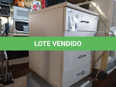LOTE 268 - 02 GAVETEIROS EM MADEIRA SENDO 01 COM 04 GAVETAS. (NO ESTADO) ATENÇÃO! FAZER A VISITAÇÃO ANTES DE ARREMATAR, NÃO SABEMOS SE FUNCIONA. LEILÃO NÃO TEM GARANTIA E NEM DEVOLUÇÃO, SUJEITO A POSSÍVEIS AVARIAS VISÍVEIS/OCULTAS E/OU AUSÊNCIA DE COMPONENTES.