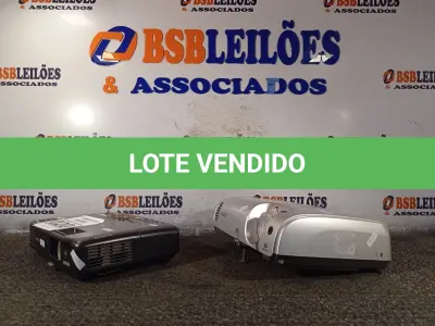 LOTE 020 - 02 PROJETORES MULTIMIDIA MARCAS E MODELOS DIVERSOS PARA RETIRADA DE PEÇAS. (NO ESTADO) ATENÇÃO! FAZER A VISITAÇÃO ANTES DE ARREMATAR, NÃO SABEMOS SE FUNCIONA. LEILÃO NÃO TEM GARANTIA E NEM DEVOLUÇÃO, SUJEITO A POSSÍVEIS AVARIAS VISÍVEIS/OCULTAS E/OU AUSÊNCIA DE COMPONENTES.