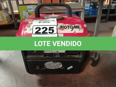 LOTE 225 - 01 GERADOR MOTOMIL A GASOLINA. (NO ESTADO) ATENÇÃO! FAZER A VISITAÇÃO ANTES DE ARREMATAR, NÃO SABEMOS SE FUNCIONA. LEILÃO NÃO TEM GARANTIA E NEM DEVOLUÇÃO, SUJEITO A POSSÍVEIS AVARIAS VISÍVEIS/OCULTAS E/OU AUSÊNCIA DE COMPONENTES.