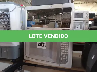 LOTE 257 - 01 SUBWOOFER E 02 MICRO-ONDAS MARCAS E MODELOS DIVERSOS. (NO ESTADO) ATENÇÃO! FAZER A VISITAÇÃO ANTES DE ARREMATAR, NÃO SABEMOS SE FUNCIONA. LEILÃO NÃO TEM GARANTIA E NEM DEVOLUÇÃO, SUJEITO A POSSÍVEIS AVARIAS VISÍVEIS/OCULTAS E/OU AUSÊNCIA DE COMPONENTES.