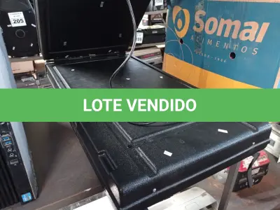 LOTE 223 - 01 MALETA. (NO ESTADO) ATENÇÃO! FAZER A VISITAÇÃO ANTES DE ARREMATAR, NÃO SABEMOS SE FUNCIONA. LEILÃO NÃO TEM GARANTIA E NEM DEVOLUÇÃO, SUJEITO A POSSÍVEIS AVARIAS VISÍVEIS/OCULTAS E/OU AUSÊNCIA DE COMPONENTES.