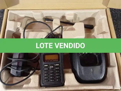 LOTE 023 - 01 RÁDIO COMUNICADOR. (NO ESTADO) ATENÇÃO! FAZER A VISITAÇÃO ANTES DE ARREMATAR, NÃO SABEMOS SE FUNCIONA. LEILÃO NÃO TEM GARANTIA E NEM DEVOLUÇÃO, SUJEITO A POSSÍVEIS AVARIAS VISÍVEIS/OCULTAS E/OU AUSÊNCIA DE COMPONENTES.