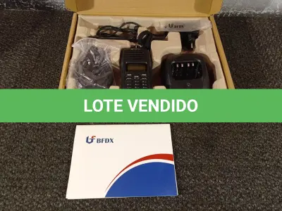 LOTE 017 - 01 RÁDIO COMUNICADOR. (NO ESTADO) ATENÇÃO! FAZER A VISITAÇÃO ANTES DE ARREMATAR, NÃO SABEMOS SE FUNCIONA. LEILÃO NÃO TEM GARANTIA E NEM DEVOLUÇÃO, SUJEITO A POSSÍVEIS AVARIAS VISÍVEIS/OCULTAS E/OU AUSÊNCIA DE COMPONENTES.