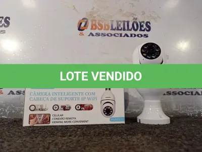 LOTE 041 - 01 CÂMERA INTELIGENTE COM CABEÇA DE SUPORTE IP WIFI. (NO ESTADO) ATENÇÃO! FAZER A VISITAÇÃO ANTES DE ARREMATAR, NÃO SABEMOS SE FUNCIONA. LEILÃO NÃO TEM GARANTIA E NEM DEVOLUÇÃO, SUJEITO A POSSÍVEIS AVARIAS VISÍVEIS/OCULTAS E/OU AUSÊNCIA DE COMPONENTES.