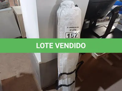 LOTE 157 - 01 TENDA GAZEBO 3X3. (NO ESTADO) ATENÇÃO! FAZER A VISITAÇÃO ANTES DE ARREMATAR, NÃO SABEMOS SE FUNCIONA. LEILÃO NÃO TEM GARANTIA E NEM DEVOLUÇÃO, SUJEITO A POSSÍVEIS AVARIAS VISÍVEIS/OCULTAS E/OU AUSÊNCIA DE COMPONENTES.
