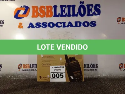 LOTE 005 - 01 RÁDIO COMUNICADOR. (NO ESTADO) ATENÇÃO! FAZER A VISITAÇÃO ANTES DE ARREMATAR, NÃO SABEMOS SE FUNCIONA. LEILÃO NÃO TEM GARANTIA E NEM DEVOLUÇÃO, SUJEITO A POSSÍVEIS AVARIAS VISÍVEIS/OCULTAS E/OU AUSÊNCIA DE COMPONENTES.