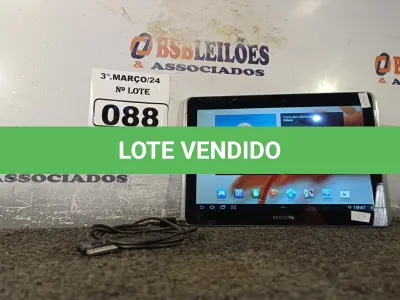 LOTE 088 - 01 TABLET SAMSUNG TAB2 TELA 10” COM CABO. (NO ESTADO) ATENÇÃO! FAZER A VISITAÇÃO ANTES DE ARREMATAR, NÃO SABEMOS SE FUNCIONA. LEILÃO NÃO TEM GARANTIA E NEM DEVOLUÇÃO, SUJEITO A POSSÍVEIS AVARIAS VISÍVEIS/OCULTAS E/OU AUSÊNCIA DE COMPONENTES.