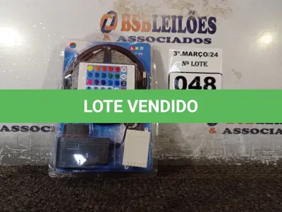 LOTE 048 - 01 JOGO DE FITA LED COM CONTROLE REMOTO. (NO ESTADO) ATENÇÃO! FAZER A VISITAÇÃO ANTES DE ARREMATAR, NÃO SABEMOS SE FUNCIONA. LEILÃO NÃO TEM GARANTIA E NEM DEVOLUÇÃO, SUJEITO A POSSÍVEIS AVARIAS VISÍVEIS/OCULTAS E/OU AUSÊNCIA DE COMPONENTES.