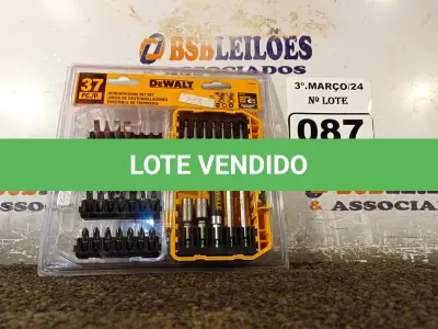 LOTE 087 - 01 KIT JOGO 37 PEÇAS PARA PARAFUSADEIRA DEWALT COM ESTOJO. (NO ESTADO) ATENÇÃO! FAZER A VISITAÇÃO ANTES DE ARREMATAR, NÃO SABEMOS SE FUNCIONA. LEILÃO NÃO TEM GARANTIA E NEM DEVOLUÇÃO, SUJEITO A POSSÍVEIS AVARIAS VISÍVEIS/OCULTAS E/OU AUSÊNCIA DE COMPONENTES.