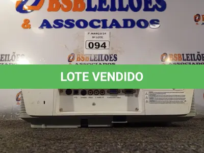 LOTE 094 - 01 PROJETOR MULTIMIDIA MARCA EPSON. (NO ESTADO) ATENÇÃO! FAZER A VISITAÇÃO ANTES DE ARREMATAR, NÃO SABEMOS SE FUNCIONA. LEILÃO NÃO TEM GARANTIA E NEM DEVOLUÇÃO, SUJEITO A POSSÍVEIS AVARIAS VISÍVEIS/OCULTAS E/OU AUSÊNCIA DE COMPONENTES.