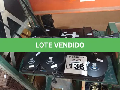 LOTE 136 - 01 LOTE COM VÁRIOS RECEPTORES DE TV E MICROFONES DE MESA MARCAS E MODELOS DIVERSOS. (NO ESTADO) ATENÇÃO! FAZER A VISITAÇÃO ANTES DE ARREMATAR, NÃO SABEMOS SE FUNCIONA. LEILÃO NÃO TEM GARANTIA E NEM DEVOLUÇÃO, SUJEITO A POSSÍVEIS AVARIAS VISÍVEIS/OCULTAS E/OU AUSÊNCIA DE COMPONENTES.