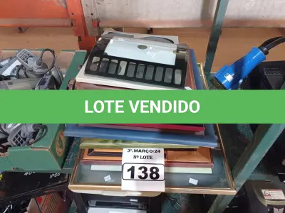 LOTE 138 - 01 LOTE COM QUADROS DECORATIVOS DIVERSOS. (NO ESTADO) ATENÇÃO! FAZER A VISITAÇÃO ANTES DE ARREMATAR, NÃO SABEMOS SE FUNCIONA. LEILÃO NÃO TEM GARANTIA E NEM DEVOLUÇÃO, SUJEITO A POSSÍVEIS AVARIAS VISÍVEIS/OCULTAS E/OU AUSÊNCIA DE COMPONENTES.
