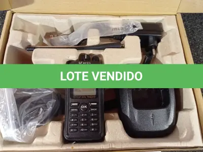 LOTE 049 - 01 RÁDIO COMUNICADOR. (NO ESTADO) ATENÇÃO! FAZER A VISITAÇÃO ANTES DE ARREMATAR, NÃO SABEMOS SE FUNCIONA. LEILÃO NÃO TEM GARANTIA E NEM DEVOLUÇÃO, SUJEITO A POSSÍVEIS AVARIAS VISÍVEIS/OCULTAS E/OU AUSÊNCIA DE COMPONENTES.