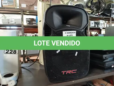 LOTE 230 - 01 CAIXA DE SOM AMPLIFICADA MARCA TRC E 01 CLIMATIZADOR. (NO ESTADO) ATENÇÃO! FAZER A VISITAÇÃO ANTES DE ARREMATAR, NÃO SABEMOS SE FUNCIONA. LEILÃO NÃO TEM GARANTIA E NEM DEVOLUÇÃO, SUJEITO A POSSÍVEIS AVARIAS VISÍVEIS/OCULTAS E/OU AUSÊNCIA DE COMPONENTES.