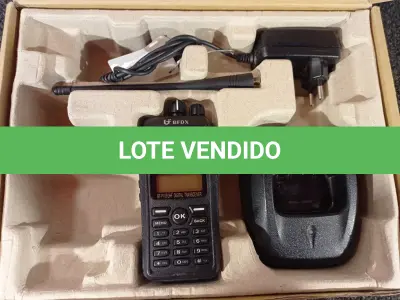 LOTE 026 - 01 RÁDIO COMUNICADOR. (NO ESTADO) ATENÇÃO! FAZER A VISITAÇÃO ANTES DE ARREMATAR, NÃO SABEMOS SE FUNCIONA. LEILÃO NÃO TEM GARANTIA E NEM DEVOLUÇÃO, SUJEITO A POSSÍVEIS AVARIAS VISÍVEIS/OCULTAS E/OU AUSÊNCIA DE COMPONENTES.