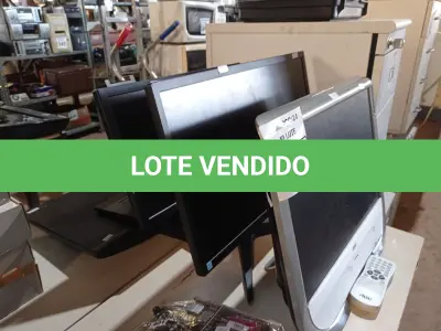 LOTE 271 - 04 MONITORES MARCAS E MODELOS DIVERSOS PARA RETIRADA DE PEÇAS. (NO ESTADO) ATENÇÃO! FAZER A VISITAÇÃO ANTES DE ARREMATAR, NÃO SABEMOS SE FUNCIONA. LEILÃO NÃO TEM GARANTIA E NEM DEVOLUÇÃO, SUJEITO A POSSÍVEIS AVARIAS VISÍVEIS/OCULTAS E/OU AUSÊNCIA DE COMPONENTES.