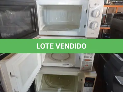 LOTE 253 - 03 MICRO-ONDAS MARCAS E MODELOS DIVERSOS. (NO ESTADO) ATENÇÃO! FAZER A VISITAÇÃO ANTES DE ARREMATAR, NÃO SABEMOS SE FUNCIONA. LEILÃO NÃO TEM GARANTIA E NEM DEVOLUÇÃO, SUJEITO A POSSÍVEIS AVARIAS VISÍVEIS/OCULTAS E/OU AUSÊNCIA DE COMPONENTES.