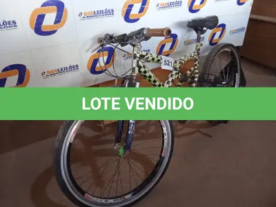LOTE 521 - 01 BICICLETA COM QUADRO DE MOLA. (NO ESTADO) ATENÇÃO! FAZER A VISITAÇÃO ANTES DE ARREMATAR, NÃO SABEMOS SE FUNCIONA. LEILÃO NÃO TEM GARANTIA E NEM DEVOLUÇÃO, SUJEITO A POSSÍVEIS AVARIAS VISÍVEIS/OCULTAS E/OU AUSÊNCIA DE COMPONENTES.