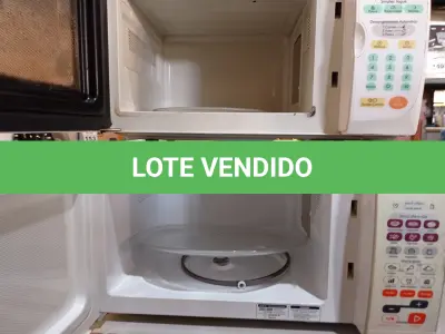 LOTE 243 - 03 MICRO-ONDAS MARCAS E MODELOS DIVERSOS. (NO ESTADO) ATENÇÃO! FAZER A VISITAÇÃO ANTES DE ARREMATAR, NÃO SABEMOS SE FUNCIONA. LEILÃO NÃO TEM GARANTIA E NEM DEVOLUÇÃO, SUJEITO A POSSÍVEIS AVARIAS VISÍVEIS/OCULTAS E/OU AUSÊNCIA DE COMPONENTES.