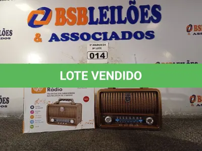 LOTE 014 - 01 RADIO AM/FM/SW/USB/CARTÃO DE MEMÓRIA/AUXILIAR/RECEPTOR DE 3BANDAS. (NO ESTADO) ATENÇÃO! FAZER A VISITAÇÃO ANTES DE ARREMATAR, NÃO SABEMOS SE FUNCIONA. LEILÃO NÃO TEM GARANTIA E NEM DEVOLUÇÃO, SUJEITO A POSSÍVEIS AVARIAS VISÍVEIS/OCULTAS E/OU AUSÊNCIA DE COMPONENTES.