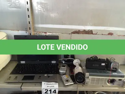 LOTE 214 - 01 NOTEBOOK, 01 PROJETOR MULTIMIDIA, 02 CÂMERAS DE SEGURANÇA, 02 RÁDIOS COMUNICADORES E VÁRIAS CÂMERAS FOTOGRÁFICA MARCAS E MODELOS DIVERSOS. (NO ESTADO) ATENÇÃO! FAZER A VISITAÇÃO ANTES DE ARREMATAR, NÃO SABEMOS SE FUNCIONA. LEILÃO NÃO TEM GARANTIA E NEM DEVOLUÇÃO, SUJEITO A POSSÍVEIS AVARIAS VISÍVEIS/OCULTAS E/OU AUSÊNCIA DE COMPONENTES.