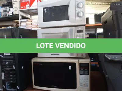 LOTE 253 - 03 MICRO-ONDAS MARCAS E MODELOS DIVERSOS. (NO ESTADO) ATENÇÃO! FAZER A VISITAÇÃO ANTES DE ARREMATAR, NÃO SABEMOS SE FUNCIONA. LEILÃO NÃO TEM GARANTIA E NEM DEVOLUÇÃO, SUJEITO A POSSÍVEIS AVARIAS VISÍVEIS/OCULTAS E/OU AUSÊNCIA DE COMPONENTES.