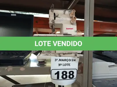 LOTE 188 - 01 MÁQUINA DE COSTURA COM MOTOR. (NO ESTADO) ATENÇÃO! FAZER A VISITAÇÃO ANTES DE ARREMATAR, NÃO SABEMOS SE FUNCIONA. LEILÃO NÃO TEM GARANTIA E NEM DEVOLUÇÃO, SUJEITO A POSSÍVEIS AVARIAS VISÍVEIS/OCULTAS E/OU AUSÊNCIA DE COMPONENTES.