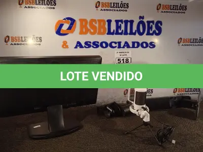 LOTE 518 - 01 MONITOR, 01 BASE E 01 MICROFONE. (NO ESTADO) ATENÇÃO! FAZER A VISITAÇÃO ANTES DE ARREMATAR, NÃO SABEMOS SE FUNCIONA. LEILÃO NÃO TEM GARANTIA E NEM DEVOLUÇÃO, SUJEITO A POSSÍVEIS AVARIAS VISÍVEIS/OCULTAS E/OU AUSÊNCIA DE COMPONENTES.