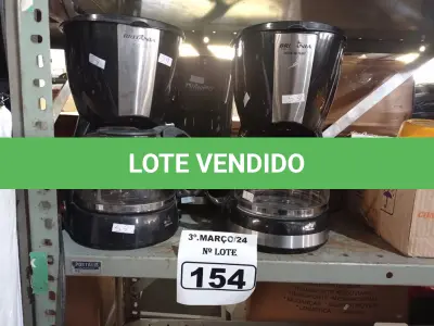 LOTE 154 - 03 CAFETEIRAS MARCAS E MODELOS DIVERSOS. (NO ESTADO) ATENÇÃO! FAZER A VISITAÇÃO ANTES DE ARREMATAR, NÃO SABEMOS SE FUNCIONA. LEILÃO NÃO TEM GARANTIA E NEM DEVOLUÇÃO, SUJEITO A POSSÍVEIS AVARIAS VISÍVEIS/OCULTAS E/OU AUSÊNCIA DE COMPONENTES.