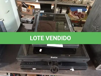 LOTE 231 - 07 MONITORES MARCAS E MODELOS DIVERSOS PARA RETIRADA DE PEÇAS. (NO ESTADO) ATENÇÃO! FAZER A VISITAÇÃO ANTES DE ARREMATAR, NÃO SABEMOS SE FUNCIONA. LEILÃO NÃO TEM GARANTIA E NEM DEVOLUÇÃO, SUJEITO A POSSÍVEIS AVARIAS VISÍVEIS/OCULTAS E/OU AUSÊNCIA DE COMPONENTES.