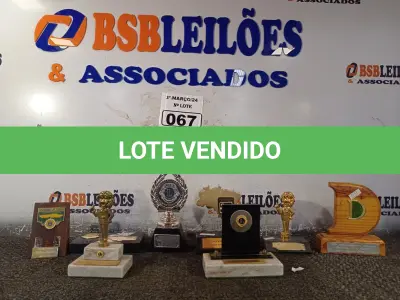 LOTE 067 - 01 LOTE COM PLACAS COMEMORATIVAS DIVERSAS. (NO ESTADO) ATENÇÃO! FAZER A VISITAÇÃO ANTES DE ARREMATAR, NÃO SABEMOS SE FUNCIONA. LEILÃO NÃO TEM GARANTIA E NEM DEVOLUÇÃO, SUJEITO A POSSÍVEIS AVARIAS VISÍVEIS/OCULTAS E/OU AUSÊNCIA DE COMPONENTES.